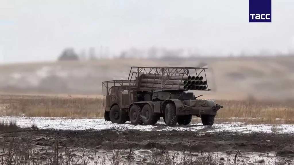 Боевая работа расчёта РСЗО 9К57 «Ураган» с антидроновой защитой группировки войск «Запад»