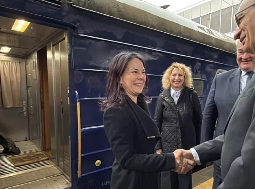 Анналена Бербок приехала в Киев с необъявленным визитом