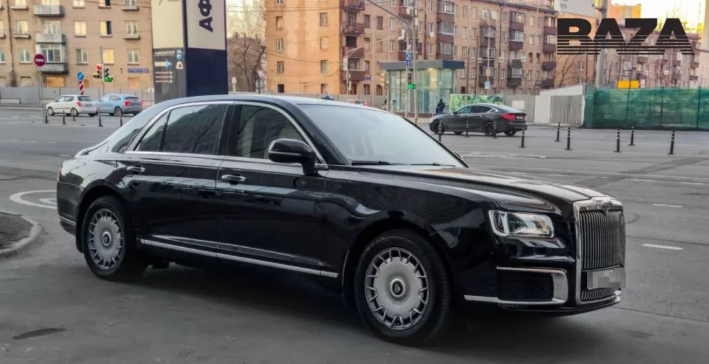 В Москве остановили «Аурус» с устройством для подачи звуковых/световых сигналов и лжедокументами из Управделами Президента