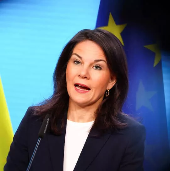 Внучка нациста обещает Украине €11 млрд военной помощи