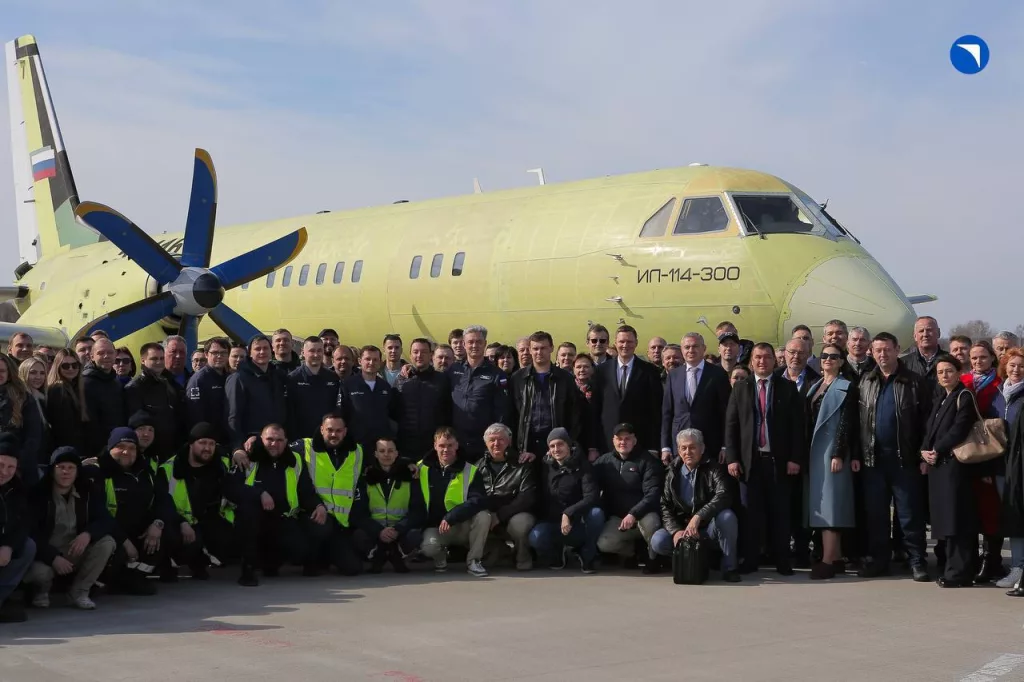 Первый полет нового Ил-114-300
