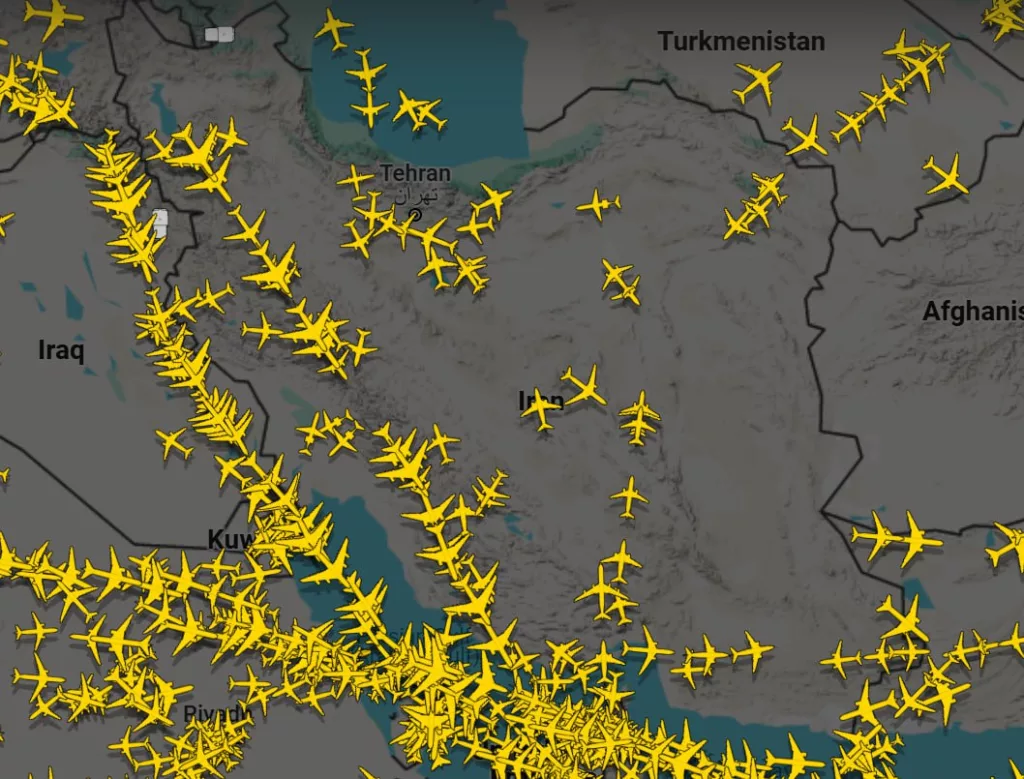 Ряд ближневосточных ресурсов сообщают о закрытии Ираном воздушного пространства и переводе армии в боевую готовность из-за ожидания американо-израильской атаки