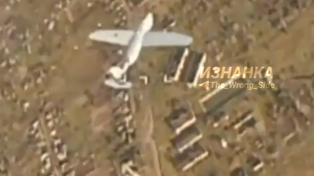 Продолжаются первые шаги ВС РФ в создании собственных зенитных FPV-дронов для перехвата украинских разведывательных БПЛА, осуществляющих разведку для ударов ракет и авиабомб