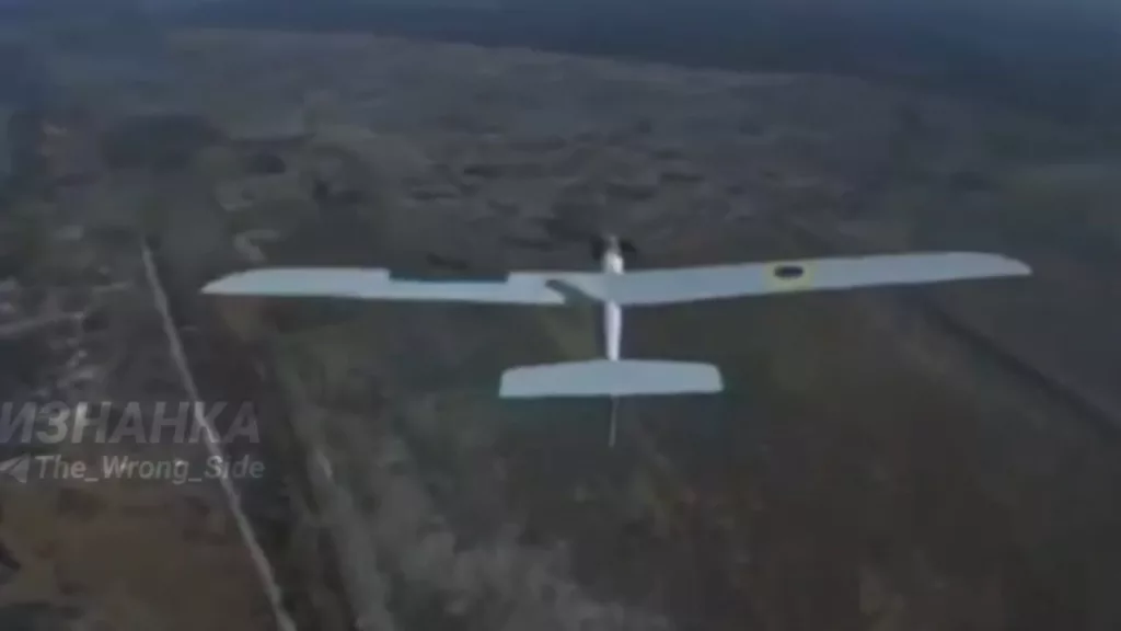 Продолжаются первые шаги ВС РФ в создании собственных зенитных FPV-дронов для перехвата украинских разведывательных БПЛА, осуществляющих разведку для ударов ракет и авиабомб