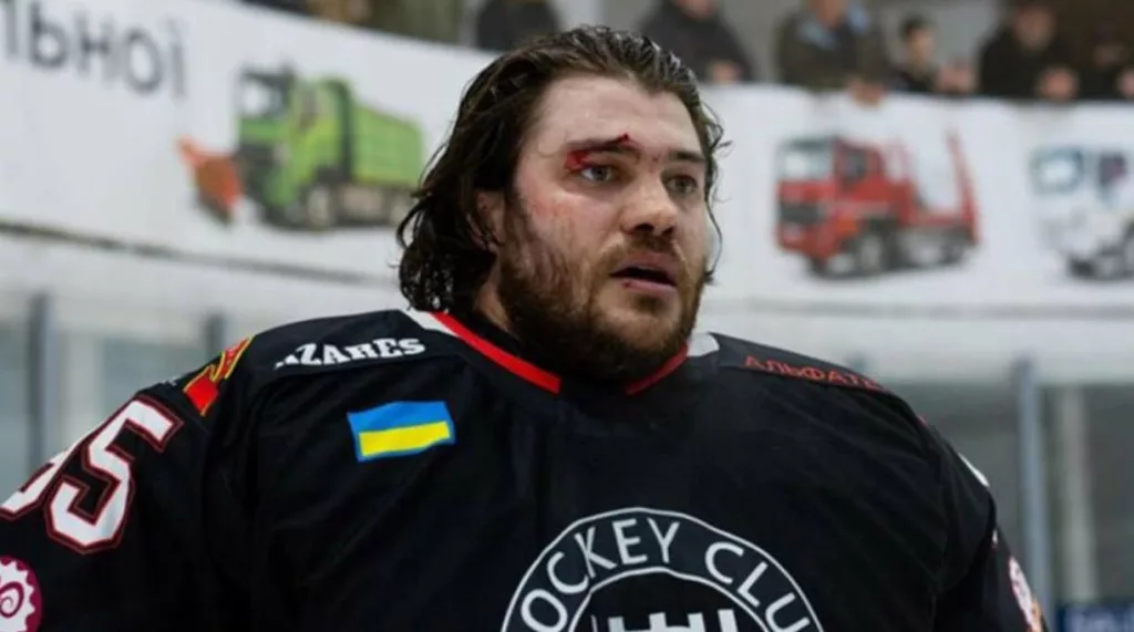 Украинский хоккеист страшно расстроился установленным Овечкиным рекордом по забитым шайбам и выразил надежду, что ему оторвут ноги