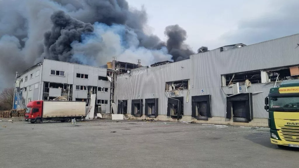 Останки уничтоженного танка Т-64БМ "Булат" ВСУ в районе н.п Новогродовка, ДНР