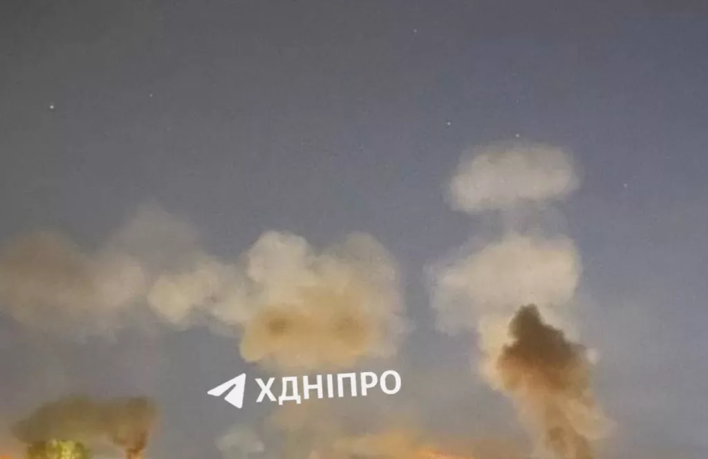 Днепропетровск. Сообщают о 10 взрываах. В городе начались перебои с электричеством