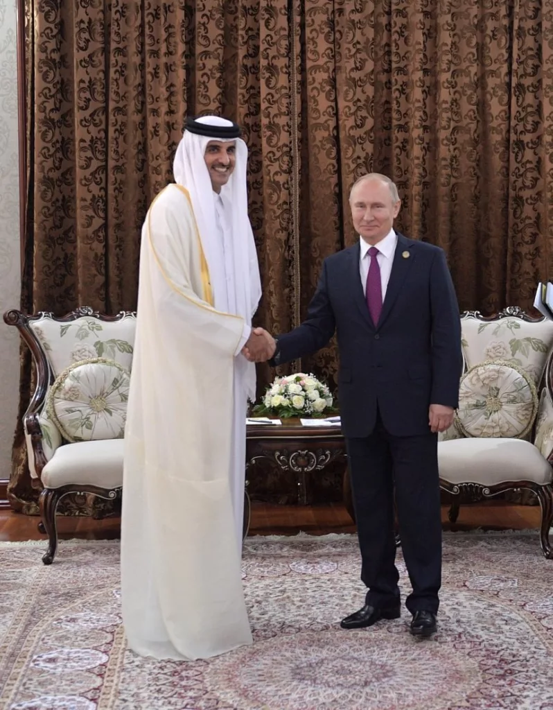 Сегодня в Кремле ожидается серьезный разговор между Путиным и эмиром Катара, заявил Песков. Стороны планируют подписать ряд документов