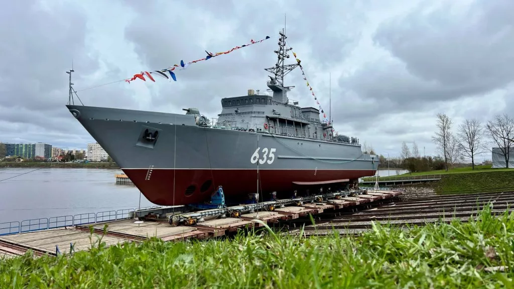 ОСК спустила на воду десятый морской тральщик проекта 12700