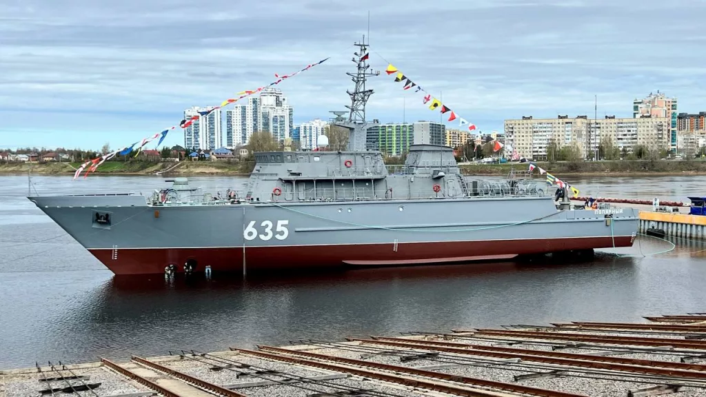 ОСК спустила на воду десятый морской тральщик проекта 12700