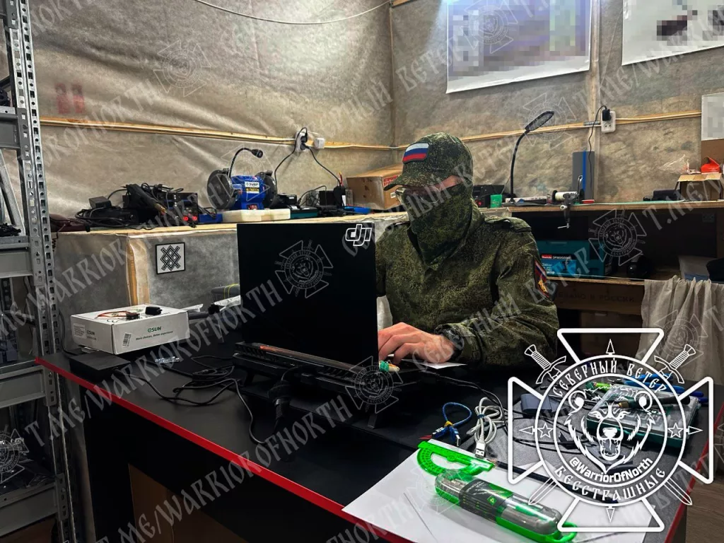 Губернатор Ленобласти Александр Дрозденко посетил Центр сборки БпЛА в зоне СВО