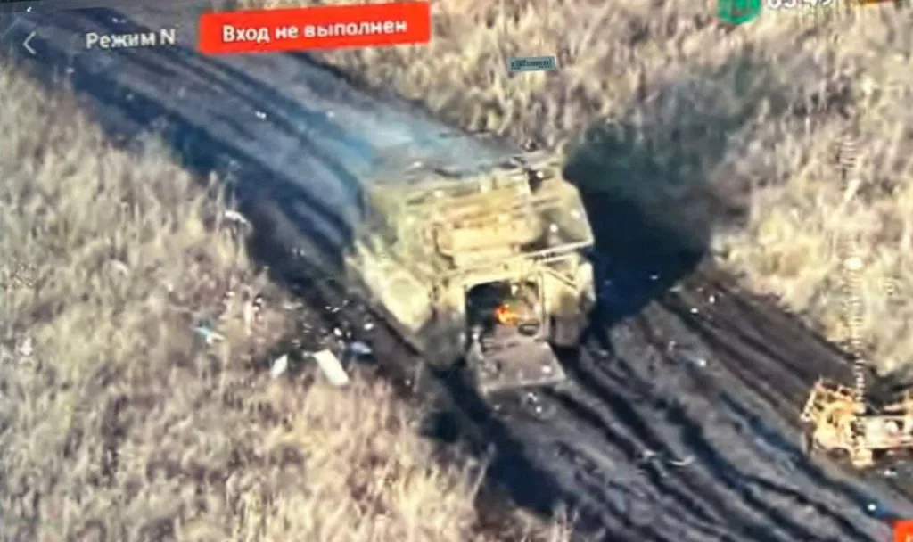 Другой ракурс на пораженную FPV-дронами технику противника в приграничье Белгородской области