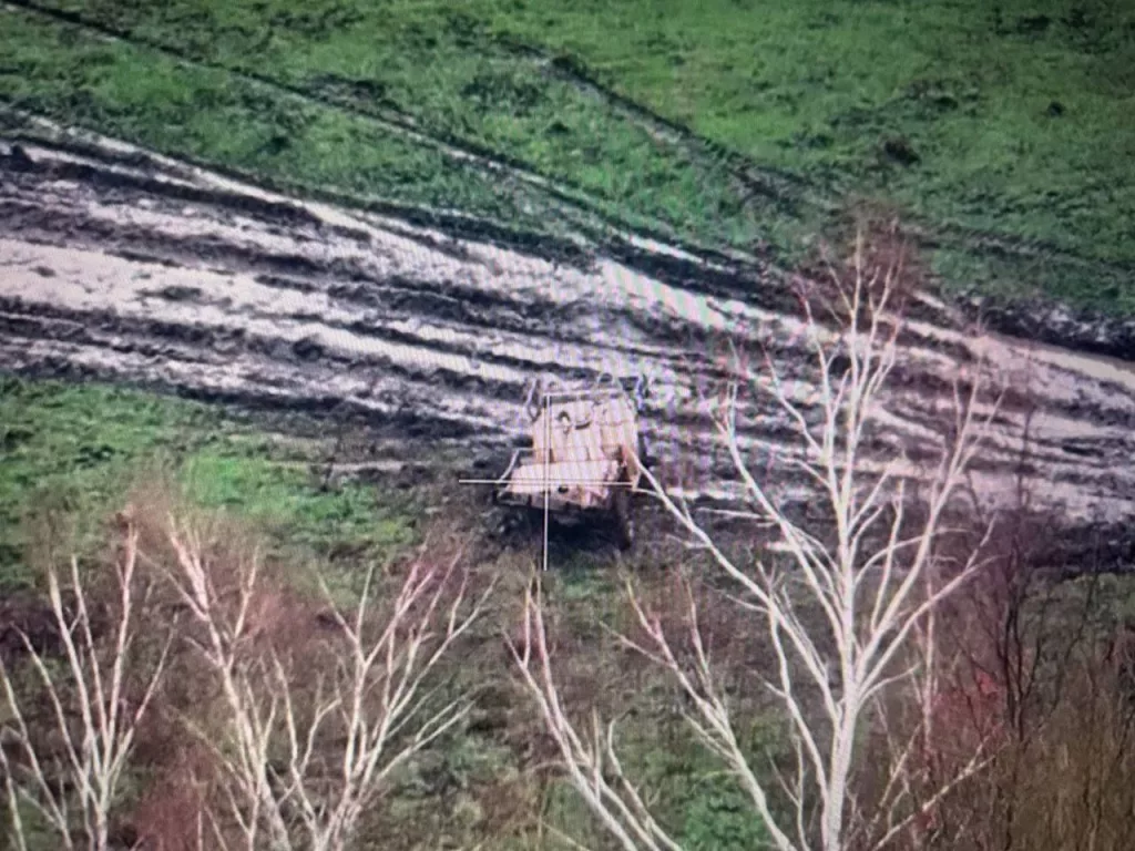 Другой ракурс на пораженную FPV-дронами технику противника в приграничье Белгородской области