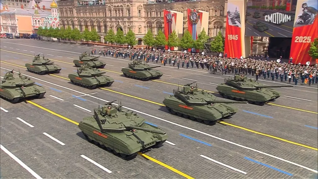 Троица современных российских бронетанковых войск - Т-90М, Т-72Б3 и Т-80БВМ