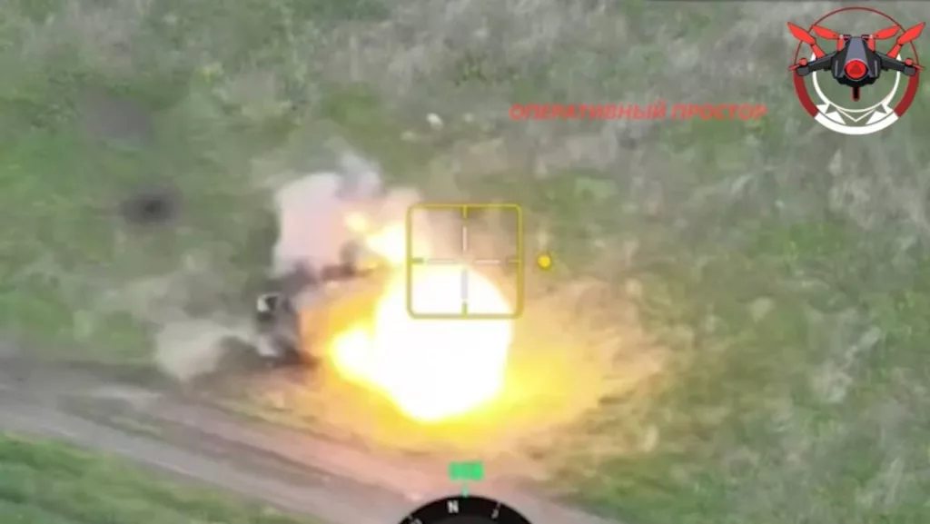 Уничтожение FPV-дроном брошенного бронеавтомобиля Roshel Senator ВСУ в районе посёлка Двуречная Харьковской области