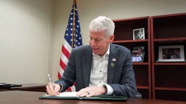 Минэнерго США отменило господдержку проектов зеленой энергетики на $3,7 млрд, признав их экономически нежизнеспособными и не отвечающими энергетическим потребностям страны