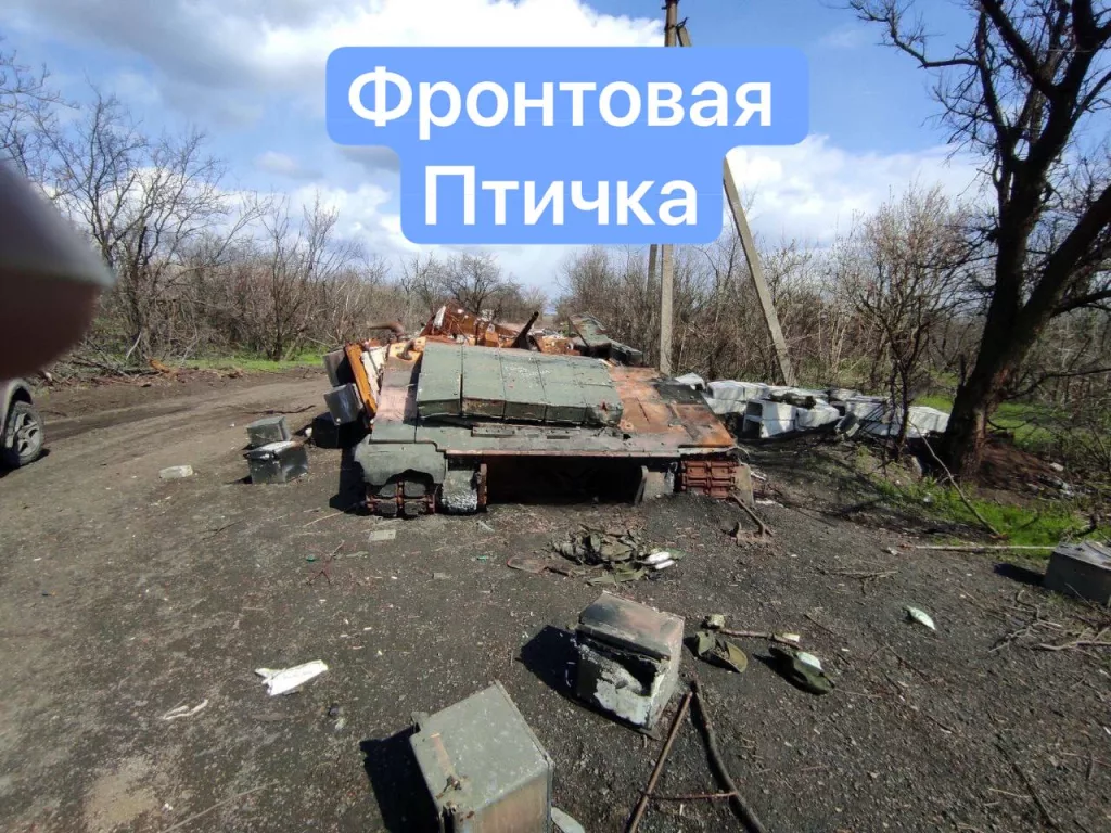 Встреча с русским ПТУРом. Вашему вниманию остатки уничтоженной американской БМП M2A2 Bradley под Михайловкой в Донецкой области