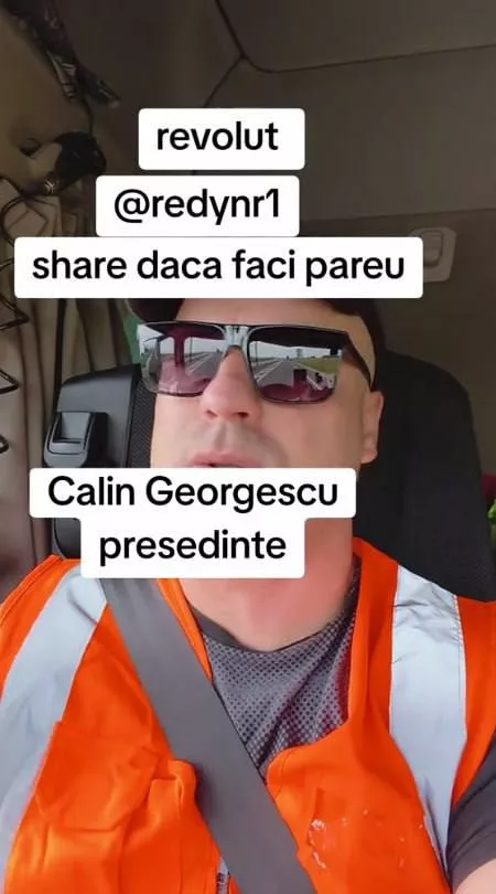 Разрезают паспорта, призывают к революции и просят политубежище в России и других странах — реакция граждан Румынии на результаты выборов президента