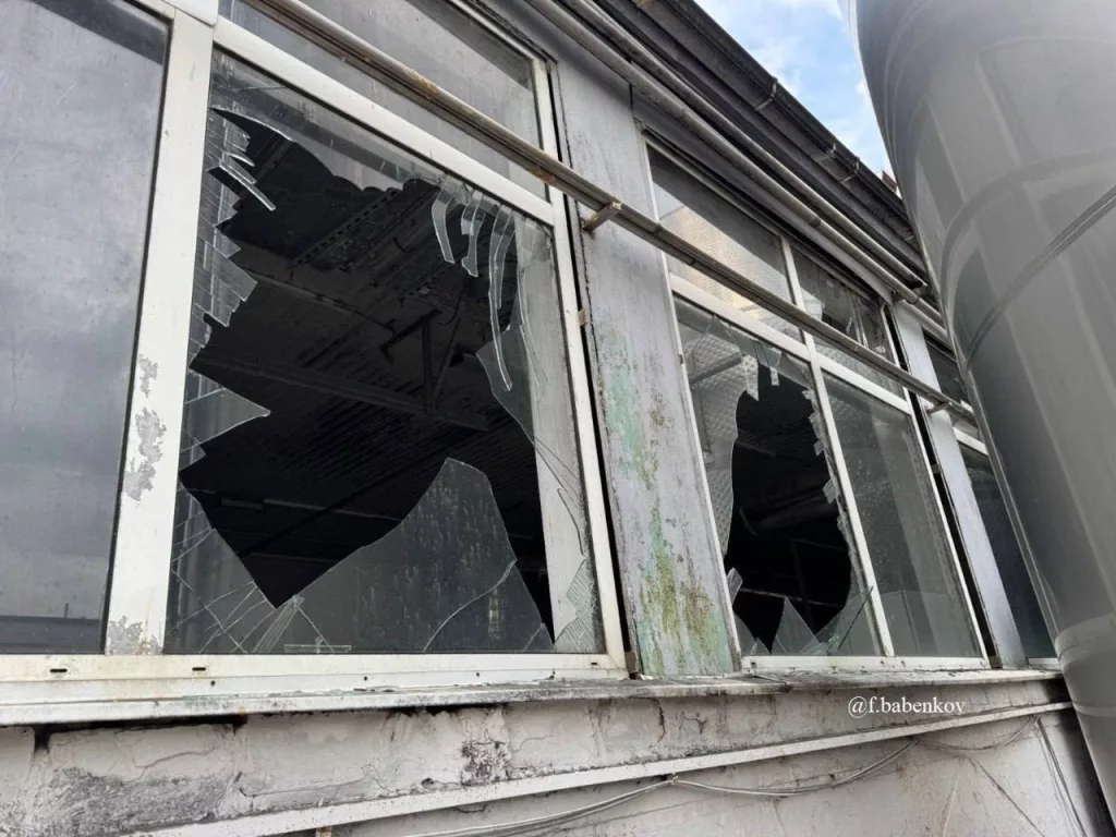 Пусть пока и не официально, но Украина, похоже, присоединилась к перемирию, объявленному ранее Президентом России с 00.00 с 7 на 8 мая до 00.00 с 10 на 11 мая. Небо над Россией было чистым после полуночи в ночь на 8 мая