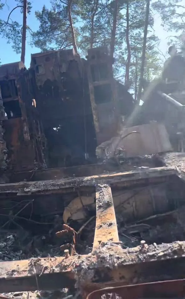 Уничтоженная в районе села Малый Бобрик Сумской области радиолокационная станция 9С32 зенитно-ракетной системы С-300В1 ВСУ