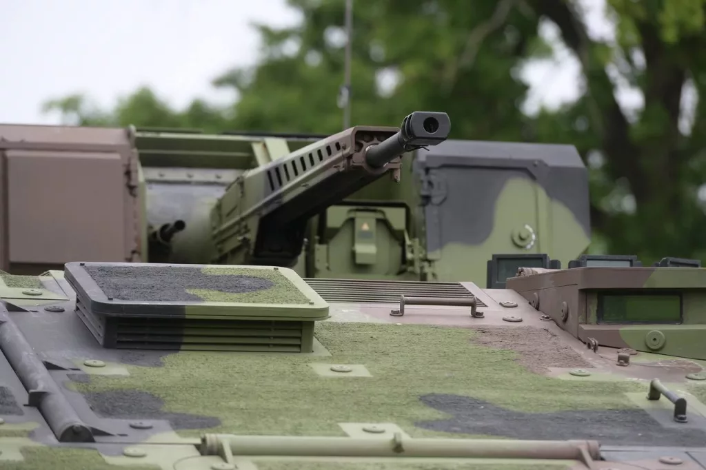 Начальник Генерального штаба Вооруженных сил Сербии генерал Милан Мойсилович посетил Центр испытаний вооружений и военной техники «Никинци»