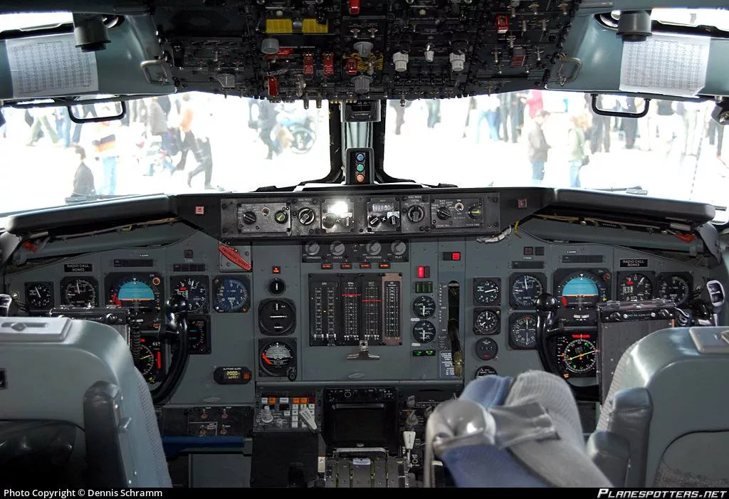 В настоящее время британский самолёт ДРЛО Boeing E-3В Sentry (б.н LX-N90443) осуществляет рутинный мониторинг Псковской, Ленинградской, Калининградской областей и Республики Беларусь