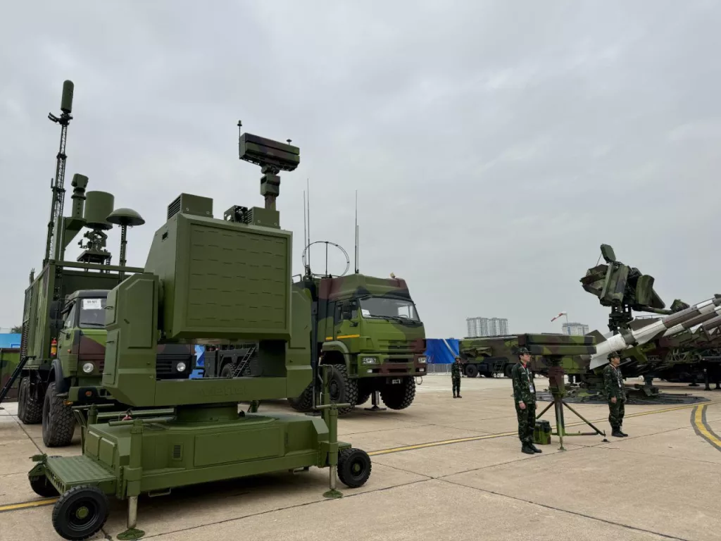 Расширяется клуб стран разрабатывающих различное микроволновое оружие направленного электромагнитного импульса