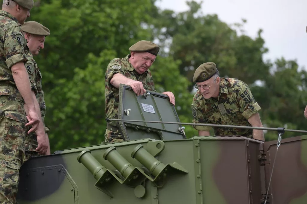 Начальник Генерального штаба Вооруженных сил Сербии генерал Милан Мойсилович посетил Центр испытаний вооружений и военной техники «Никинци»