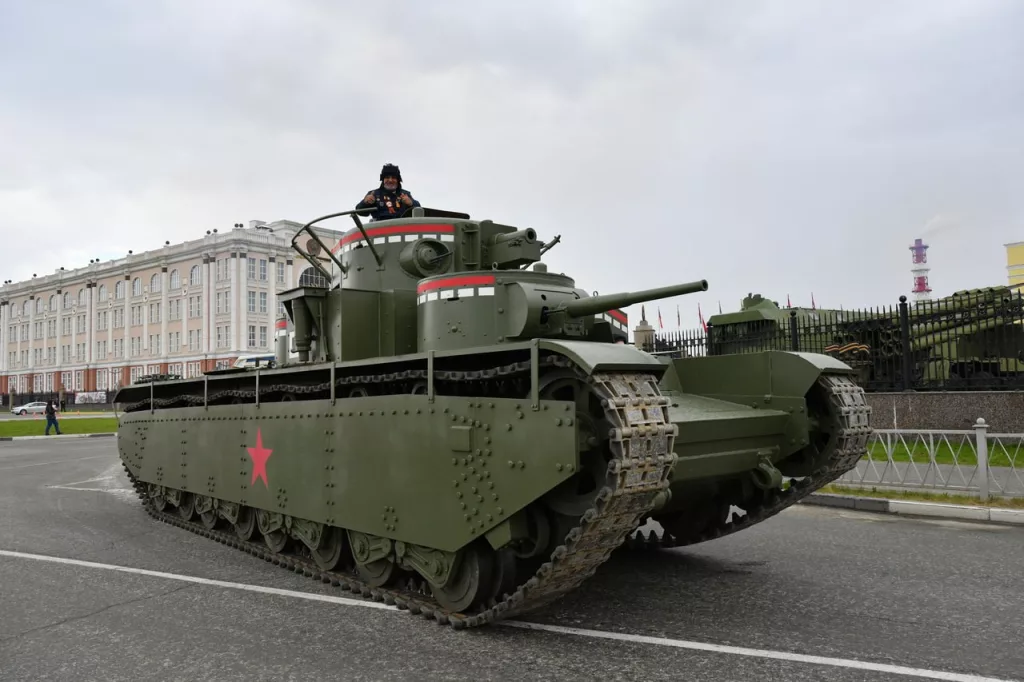 Как всегда Верхняя Пышма радует великолепной подборкой исторической военной техники отечественного и западного производства, многие образцы которой мало где можно увидеть на ходу