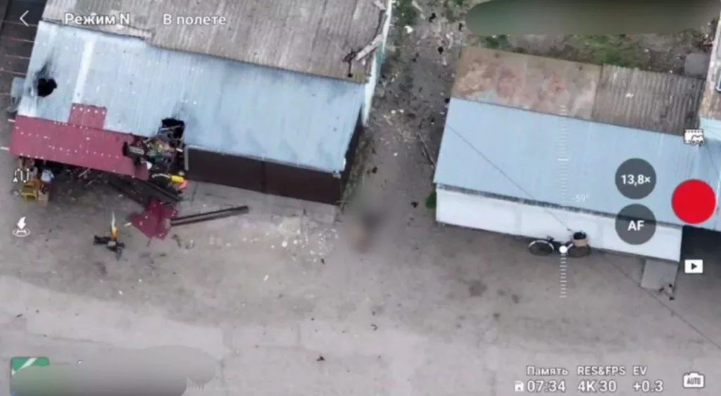 Семь человек погибли, более 20 ранены — украинские боевики атаковали рынок в Херсонской области, сообщил Сальдо
