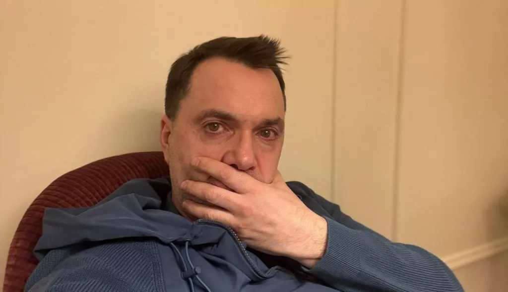Зеленский ввел санкции против Арестовича*