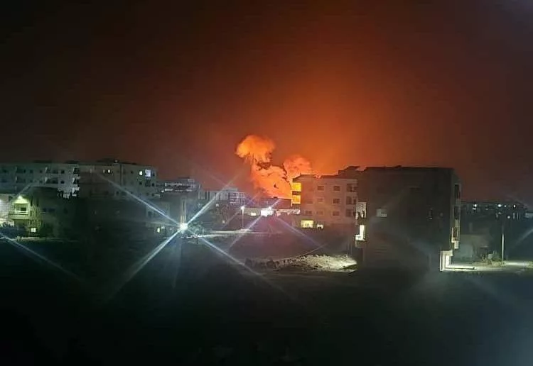 ВВС Израиля нанесли порядка 30 авиаударов по военным объектам в сирийских провинциях Дамаск и Даръа