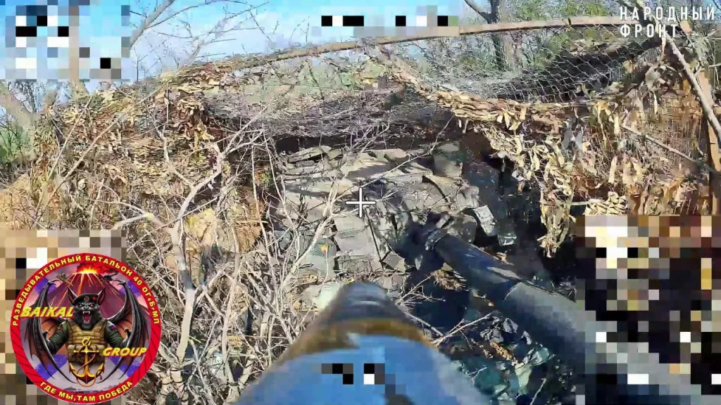 Очередная подборка кадров боевой работы расчётов оптоволоконных FPV-дронов «КВН» из состава разведывательного батальона 40-й отдельной бригады морской пехоты Тихоокеанского флота