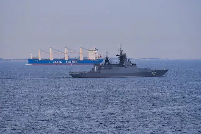 Немецкие СМИ заявили о прохождении через Балтийское море каравана российских судов в сопровождении военного корабля