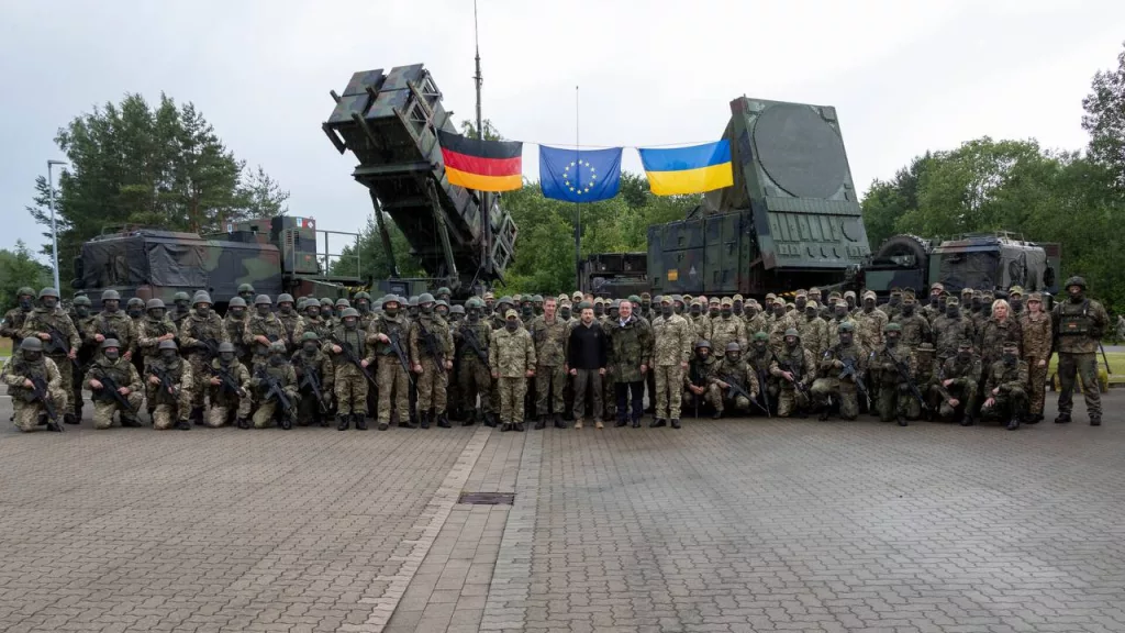 После публикации NYT, в которой упоминается о возможной поставке Украине ещё одного MIM-104 Patriot из Греции или Германии, ресурс «German Aid For Ukraine», отслеживающий немецкие поставки Украине, рассматривает перспективы её осуществления