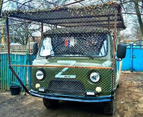 Продолжаем тему военной автомобильной техники (ВАТ) ВС РФ в зоне СВО. Как и разных цифр с ней связанных, которые удалось услышать на конференции "Броня-2025"