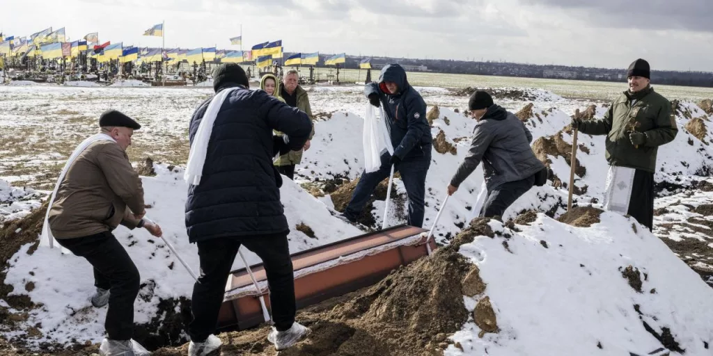 Коррупция на Украине: как похоронный бизнес извлекает выгоду из войны