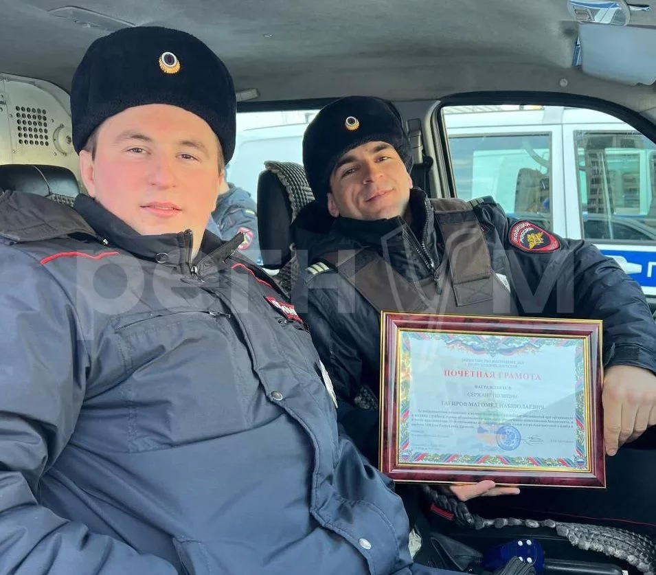 Ликвидировавший террориста в Дагестане полицейский и раньше спасал людей