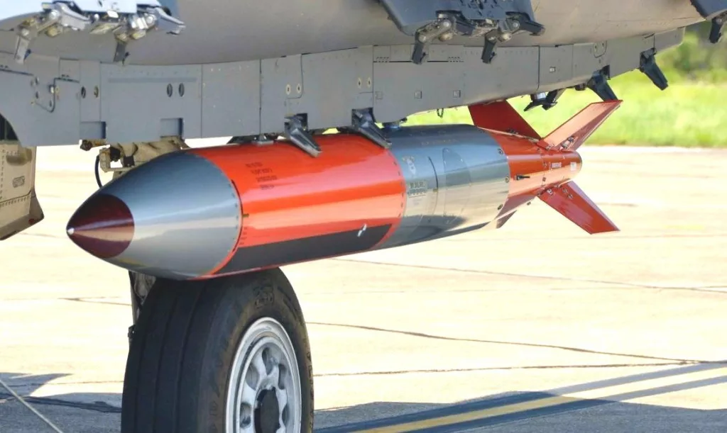 США начнут выпуск новых термоядерных авиабомб B61-13 на год раньше срока