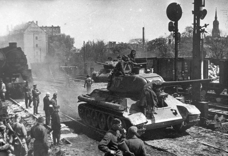Военная хроника прошлых лет. 8 мая 1945 г. 1417-й день войны