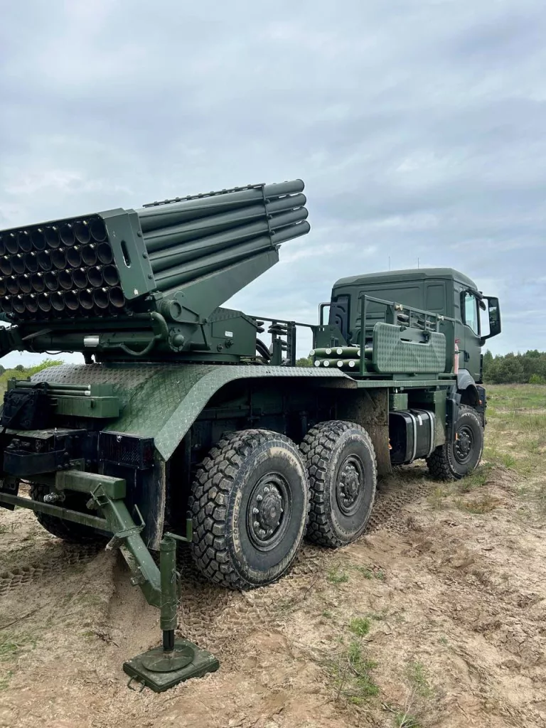 На Украине представили модернизацию РСЗО "Град" на новом шасси MAN 6x6