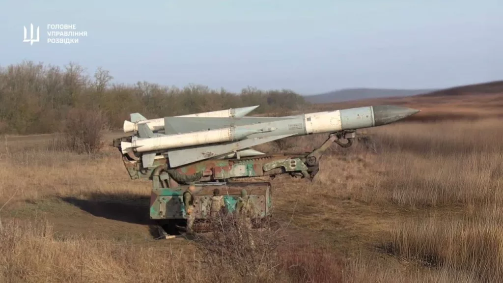 Главное управление разведки минобороны Украины в своем официальном видео показало использование зенитных ракет 5В28 из состава ЗРК С-200В/М «Вега»