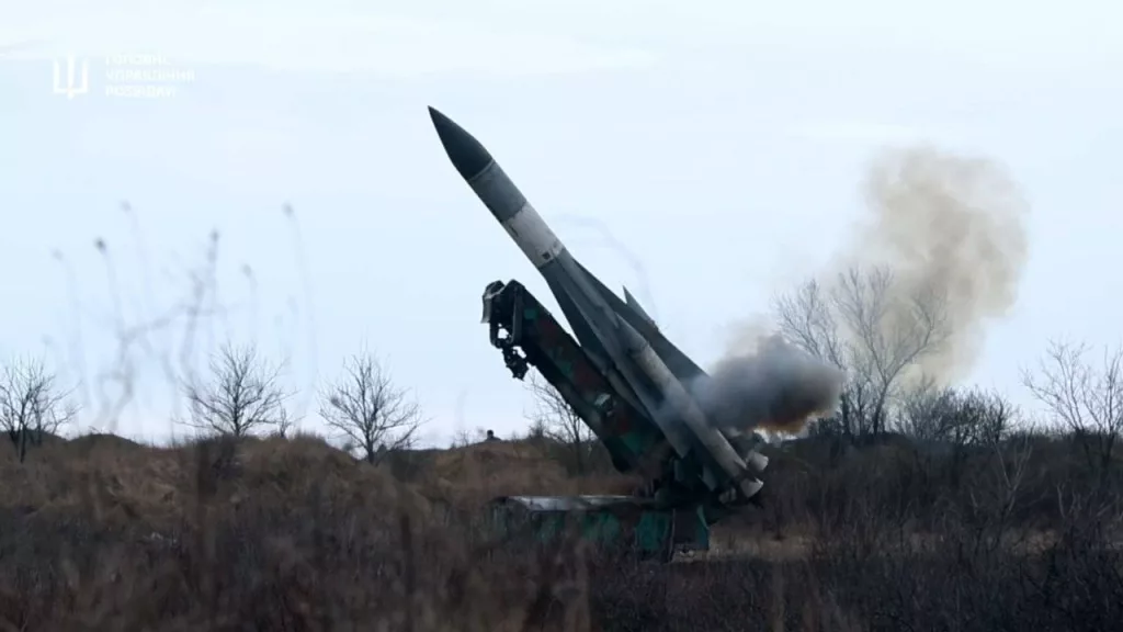 Главное управление разведки минобороны Украины в своем официальном видео показало использование зенитных ракет 5В28 из состава ЗРК С-200В/М «Вега»