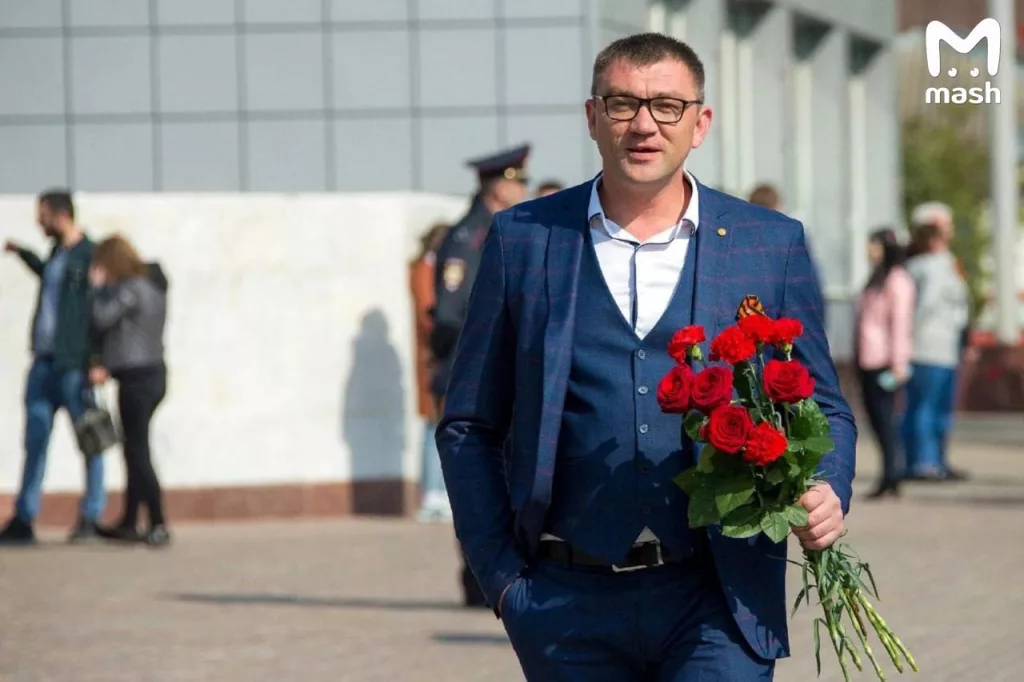 Арестован ответственный за строительство оборонительных сооружений в курском Тёткино — туда последнюю неделю пытаются прорваться ВСУ.  Это гендир "КТК-Сервис" Андрей Воловиков, получивший за организацию фортификаций около 1 млрд рублей