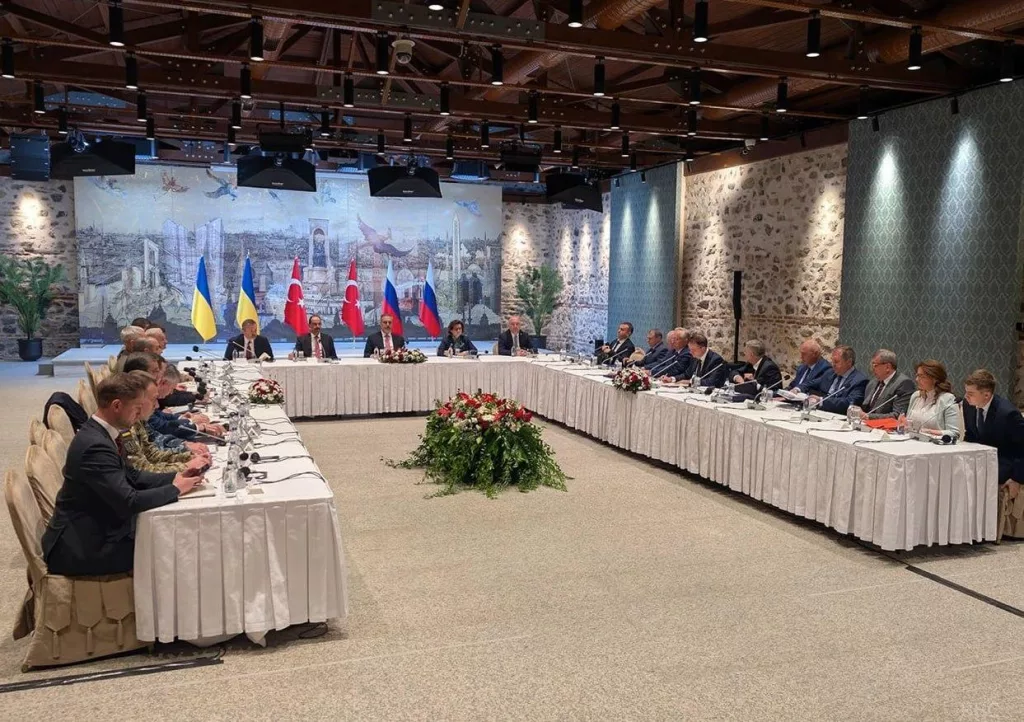 Украинская делегация использует переводчика (!) для общения с представителями РФ на переговорах – СМИ