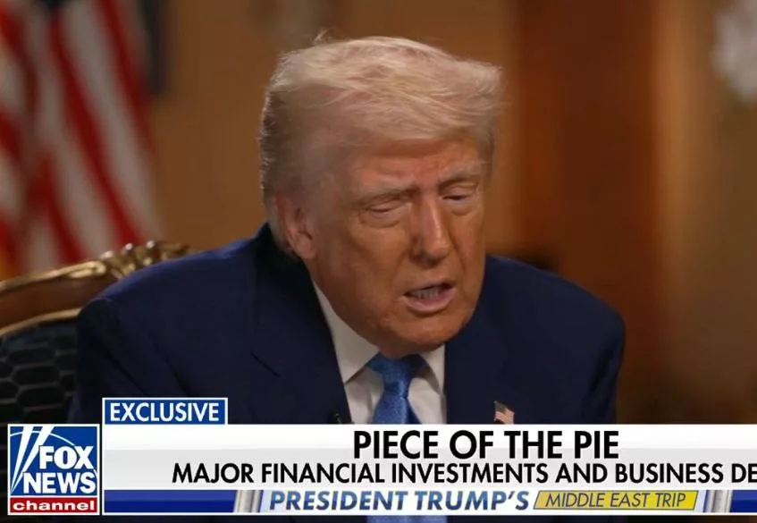 Трамп предпочел бы не вводить новые санкции против РФ и заявил о "хороших отношениях" с Путиным. У Зеленского же, по его мнению, "нет карт" на переговорах