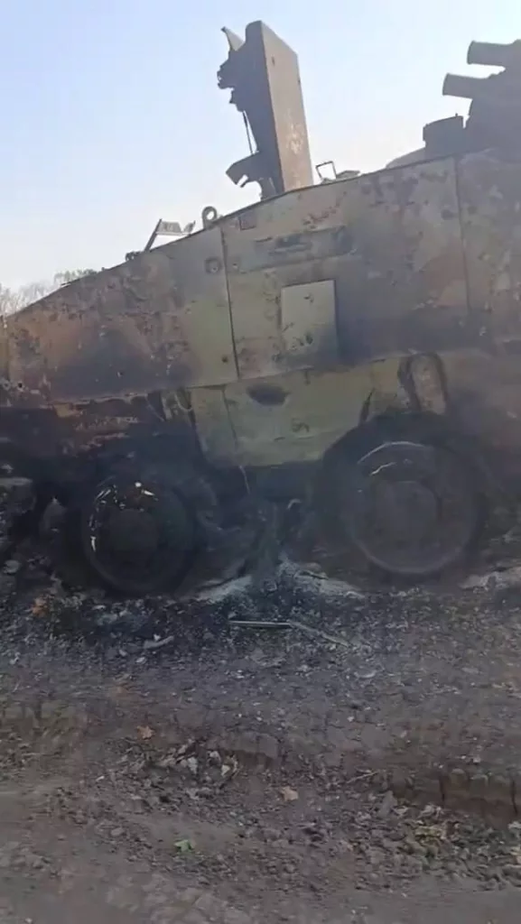 Бронетранспортёр Rosomak польского производства, уничтоженный в районе Волчанска Харьковской области