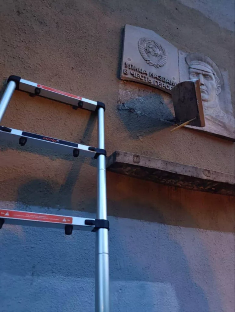 "Декоммунизация" в Одессе закончилась дракой