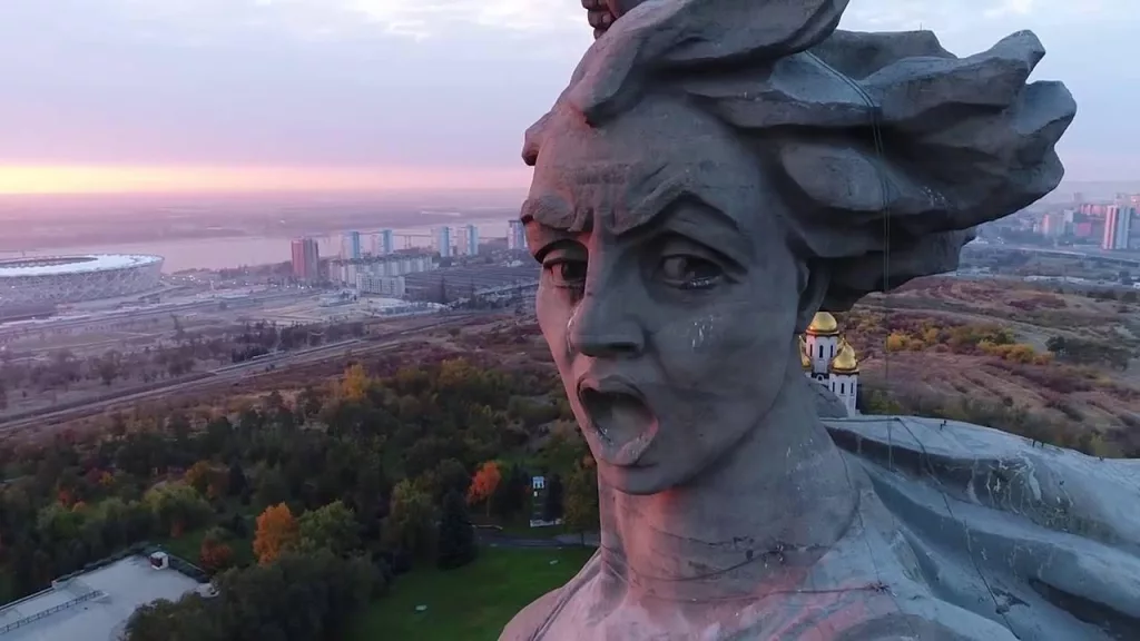 В голове монумента «Родина-мать зовет!» в Волгограде нашли труп мужчины