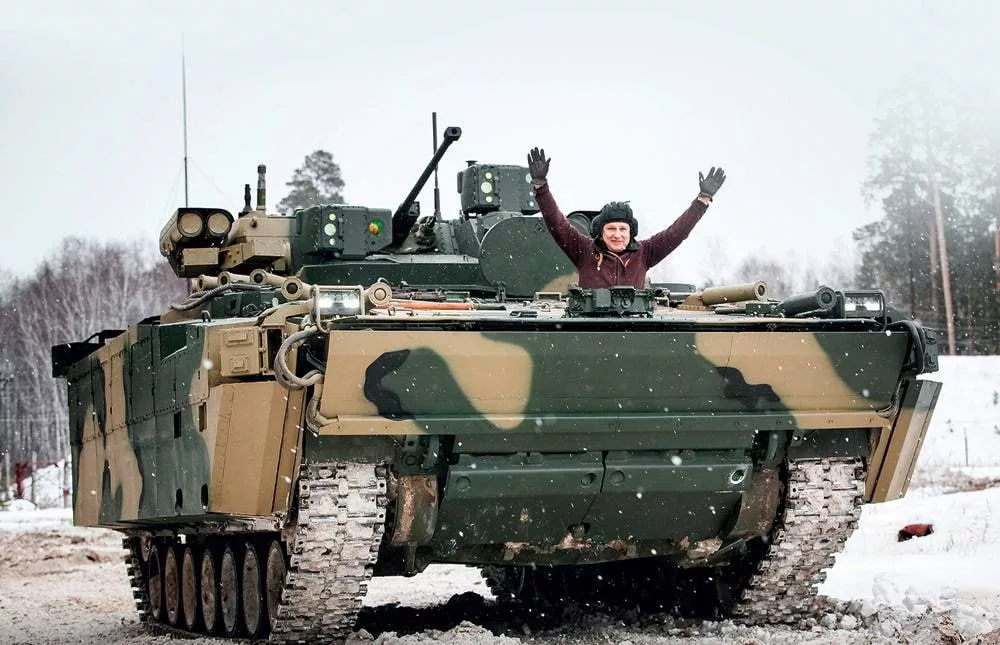 Работа по БМП "Курганец-25" продолжается, ее технические характеристики подтверждаются, заявили в "Ростехе"